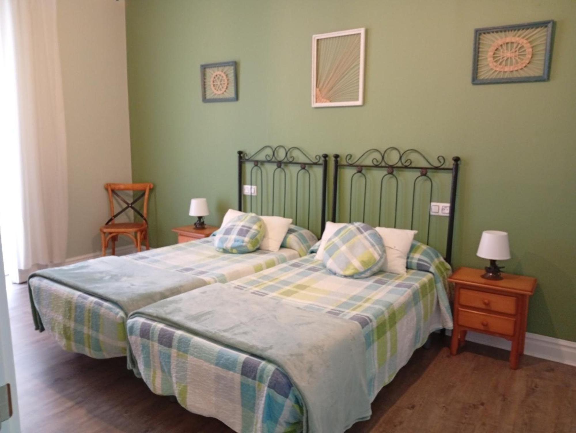 Hospedaje Don Pelayo Gijón Habitación foto
