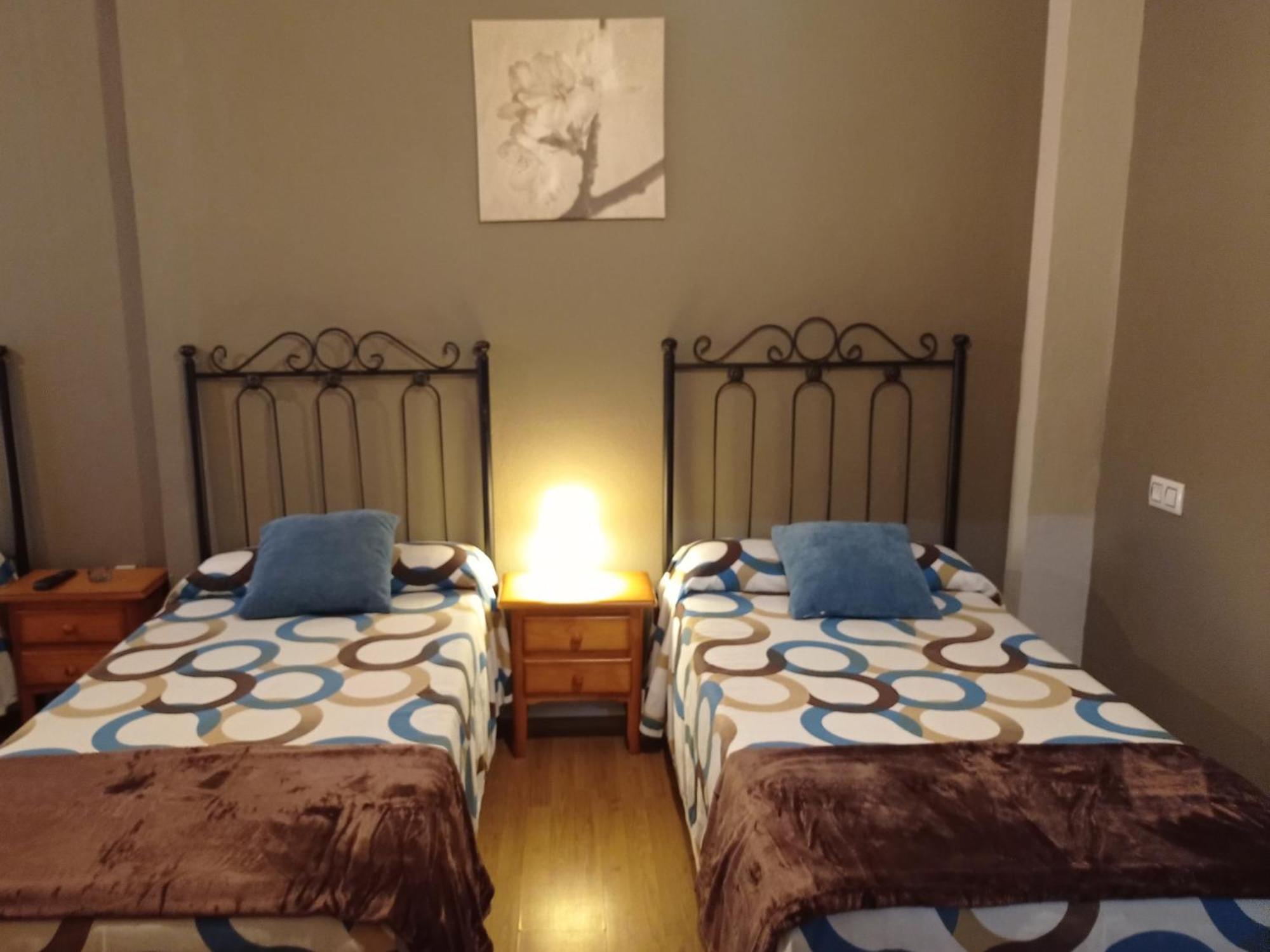 Hospedaje Don Pelayo Gijón Habitación foto